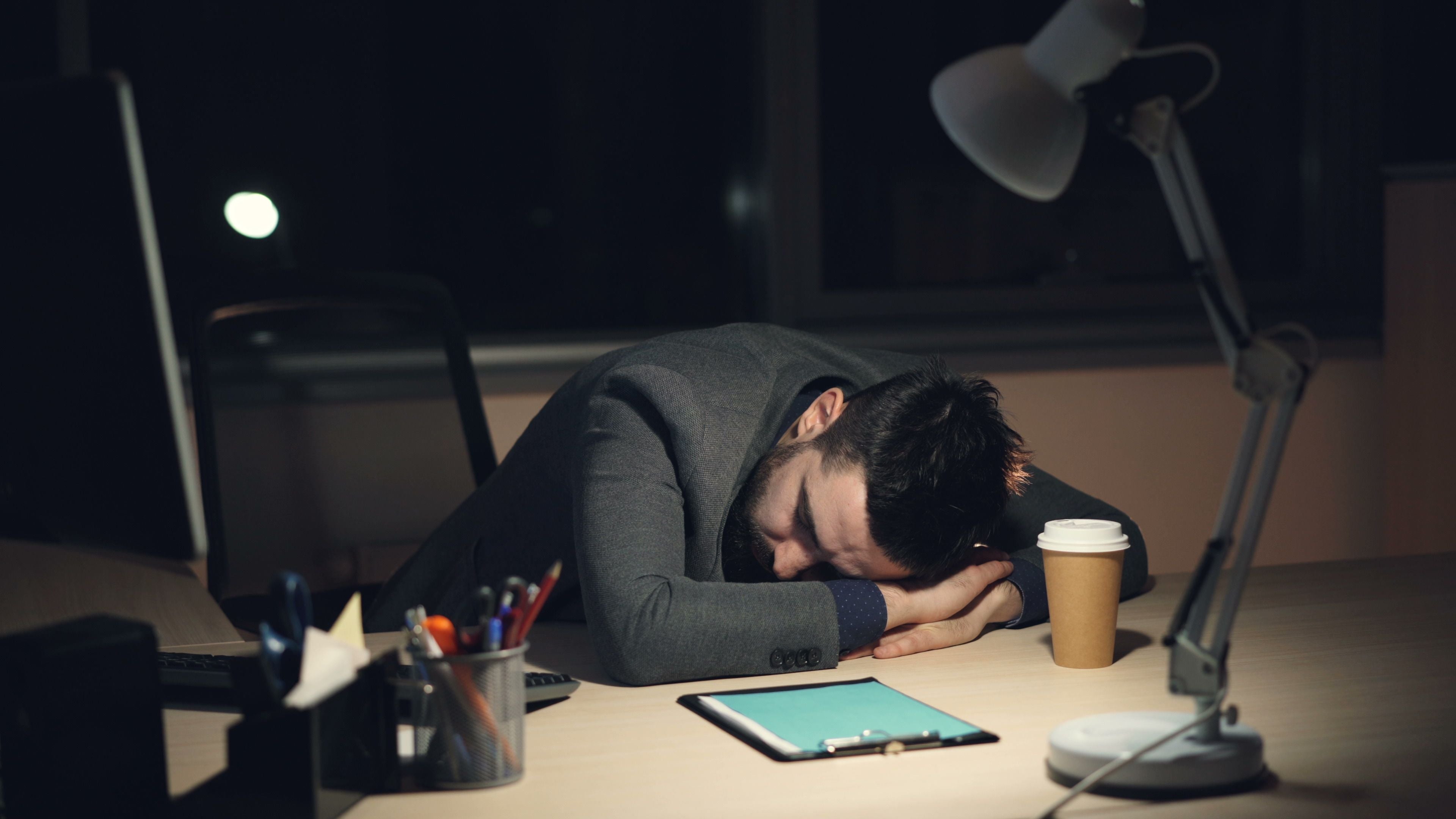 Best Desk Nap Setup for Office Workers