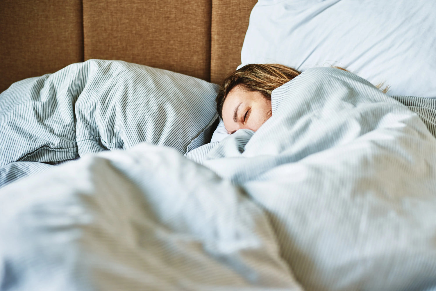 Lower Back Pain and Sleep: Why Poor Sleep Ruins Your Mornings Slumblr