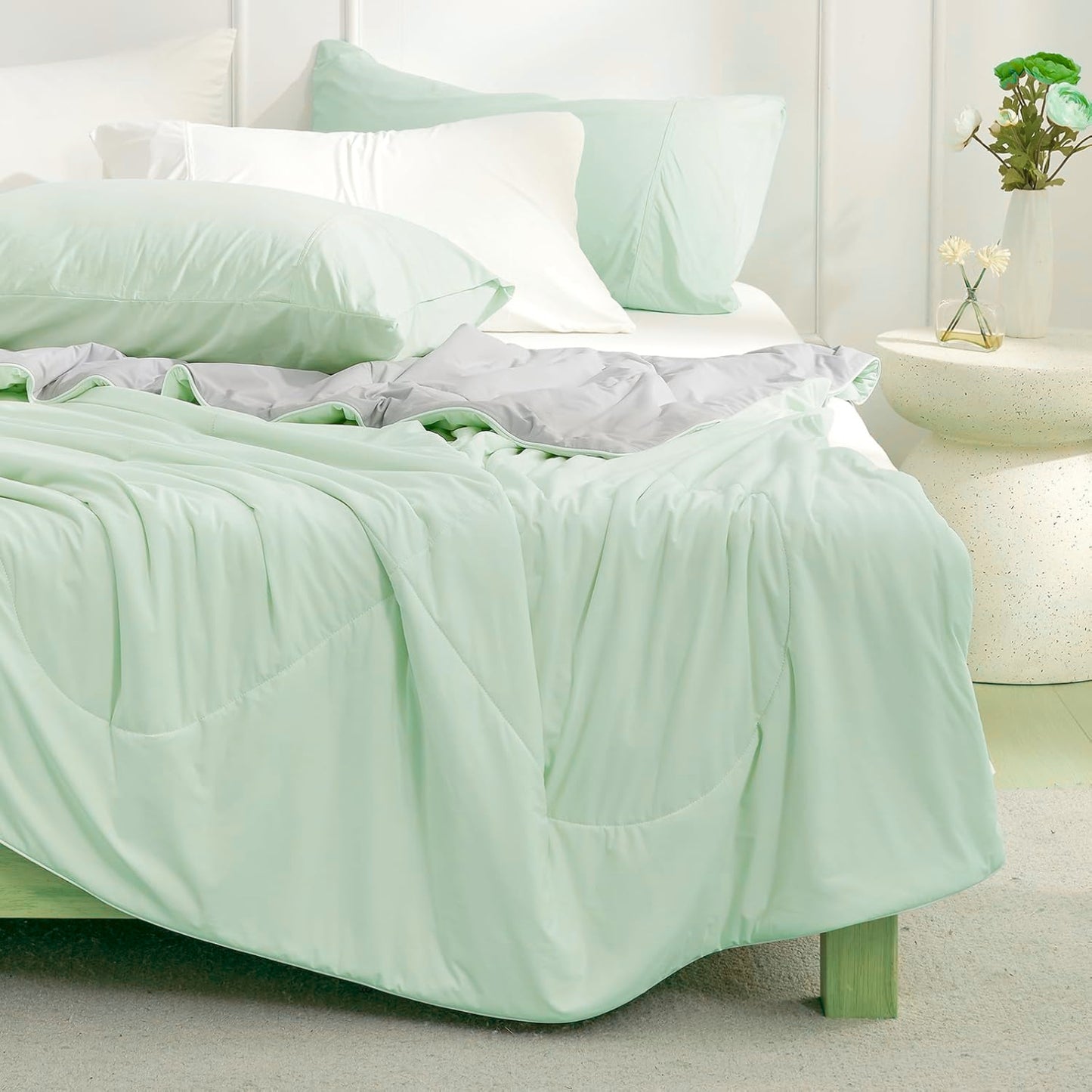 Slumblr® Cloud Cooling Blanket