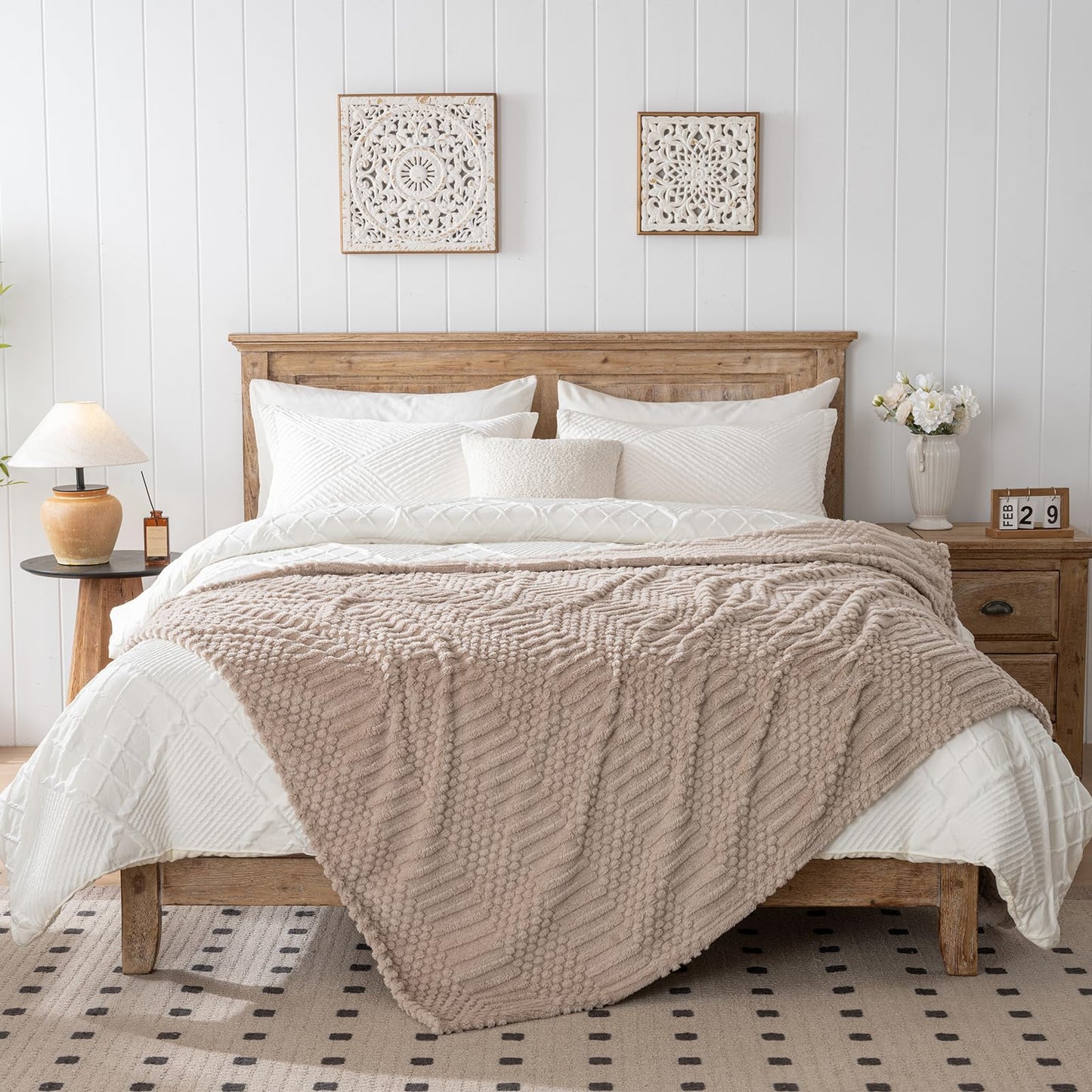 Slumblr® Fleece Throw Blanket for Couch – Soft & Warm Striped Decorative Blanket