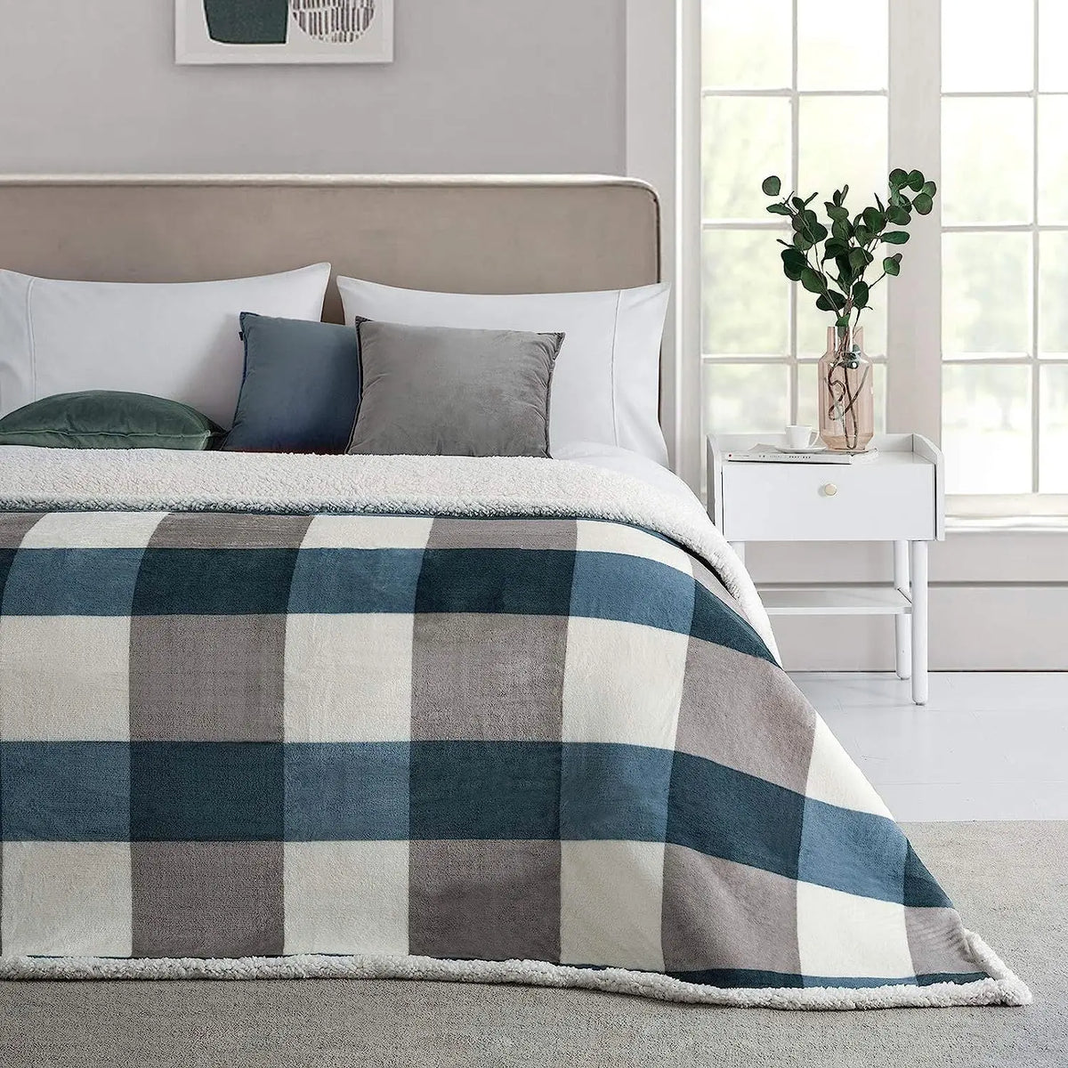 Slumblr® Flannel Throw Blanket Slumblr