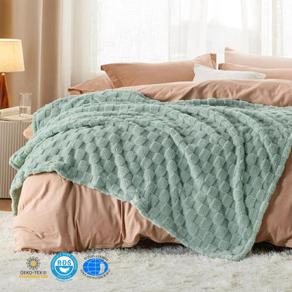 Slumblr® Cozy Checkered Fleece Throw Blanket