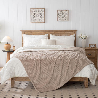 Slumblr® Fleece Throw Blanket for Couch – Soft & Warm Striped Decorative Blanket