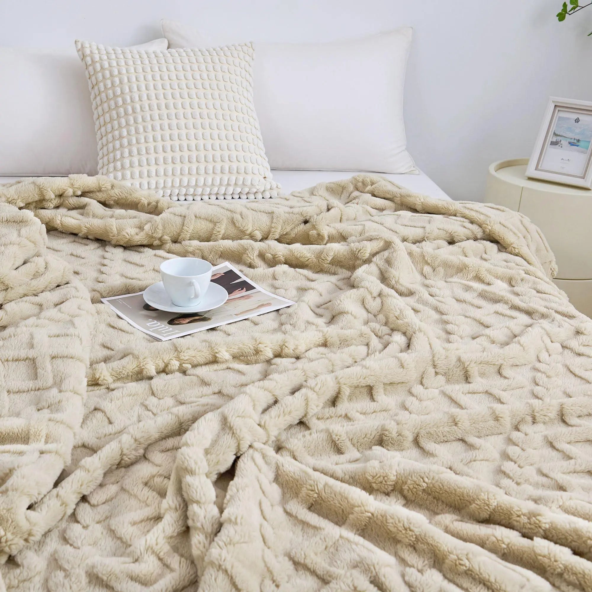 Slumblr® Woolen Lamb Velvet Flannel Blanket Slumblr